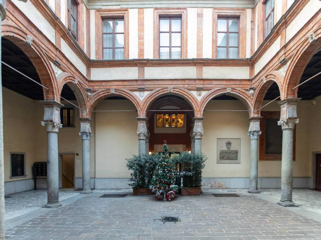 Lovely Apartment Piatti Duomo Милан Экстерьер фото